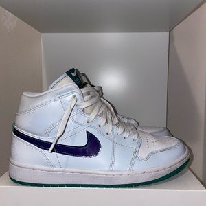 Jordan 1 Mid